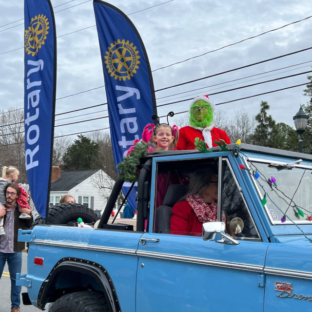 clemmons rotary at christmas parade